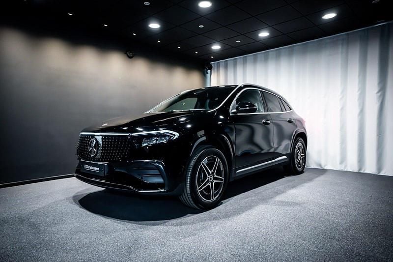 Farve: sort Brugt 2025 Mercedes EQA250+ Premium SUV | 389.900 kr. (Lidt for dyr) - Billede 1/4