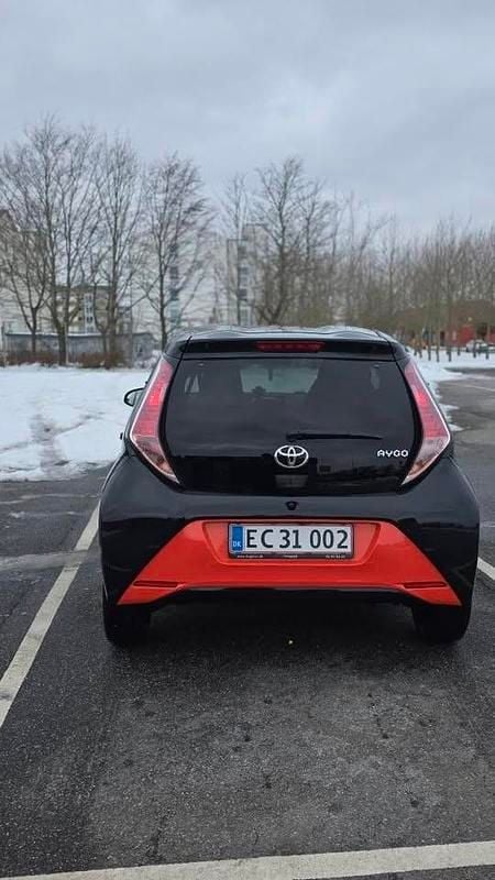 Brugt Toyota Aygo 69 HK (50 kW) 2016 Sort Hatchback
