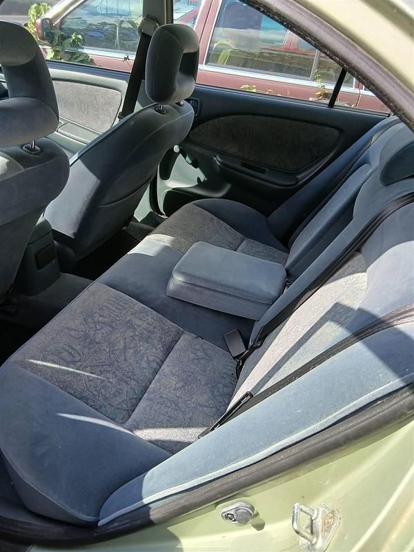 Brugt Toyota Avensis 110 HK (80 kW) 1999