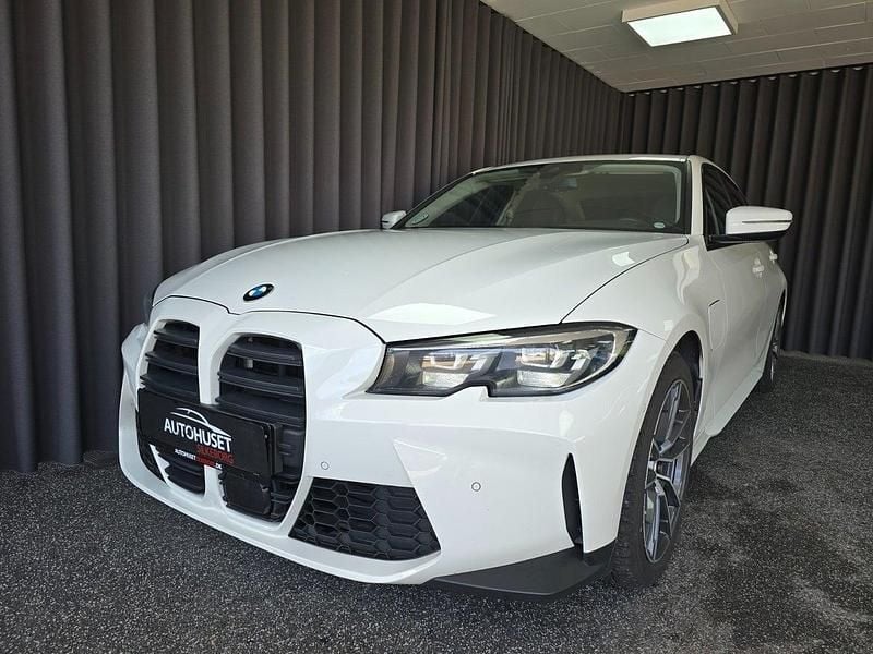 Hvid Brugt 2019 BMW 330e Sport Line Sedan | 269.900 kr. (Lidt for dyr) - Billede 1/4