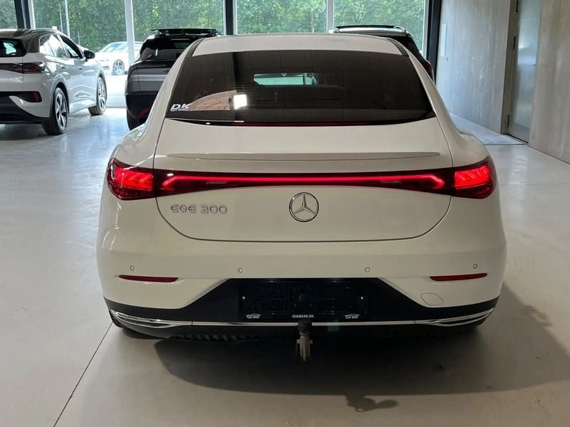 Brugt Mercedes EQE300 Electric Art 180 kW (245 HK) 2023 Hvid Sedan