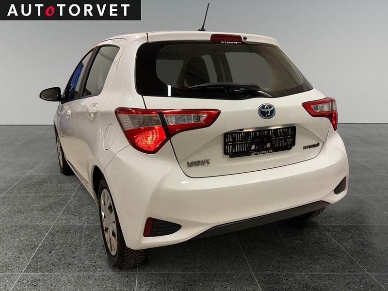 Brugt Toyota Yaris Hybrid H2 100 HK (73 kW) 2017 Hvid Hatchback
