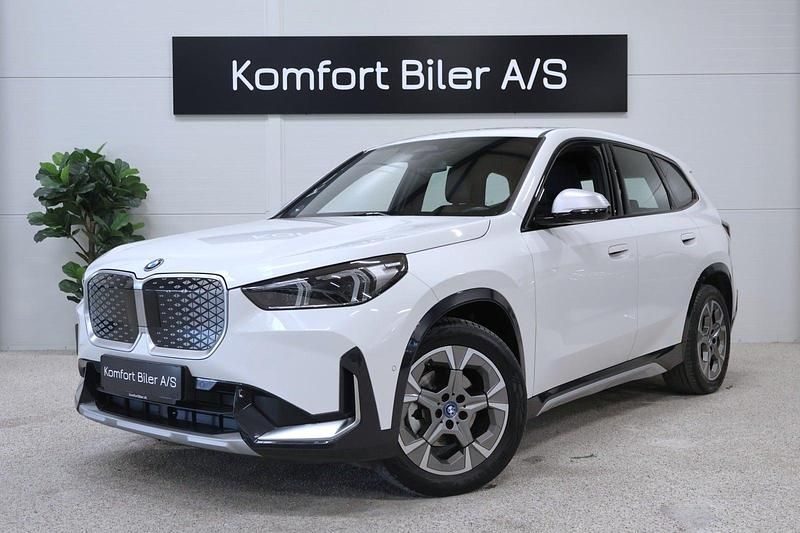 Hvid Brugt 2023 BMW iX1 xLine SUV | 294.900 kr. (Super pris) - Billede 1/4
