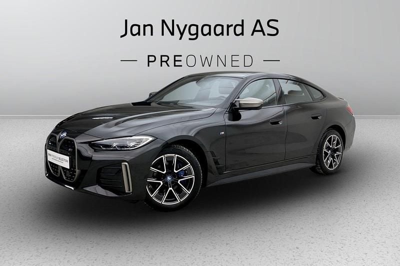 Sortmetal Brugt 2024 BMW i4 Shadowline Sedan | 449.900 kr. (God pris) - Billede 1/3