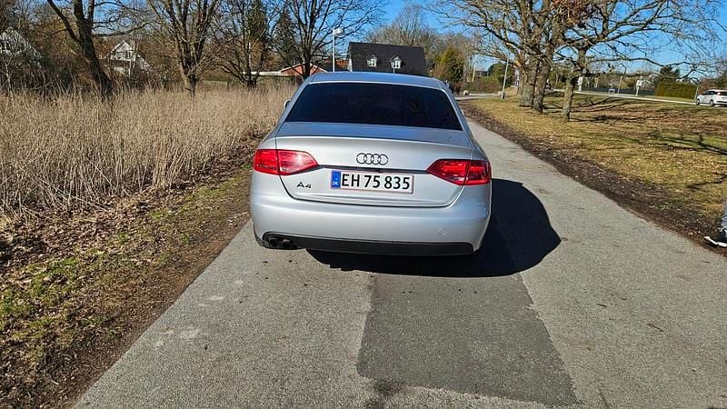 Brugt Audi A4 Comfort 160 HK (117 kW) 2009 grå metal Sedan
