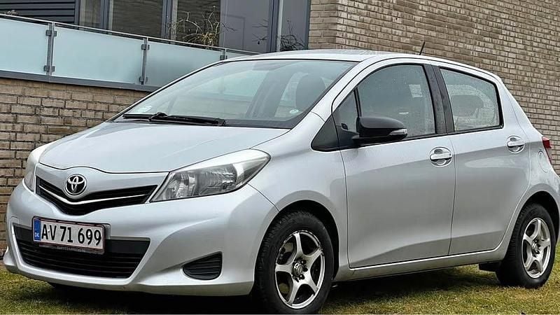 Brugt Toyota Yaris 69 HK (50 kW) 2013 Grå Hatchback