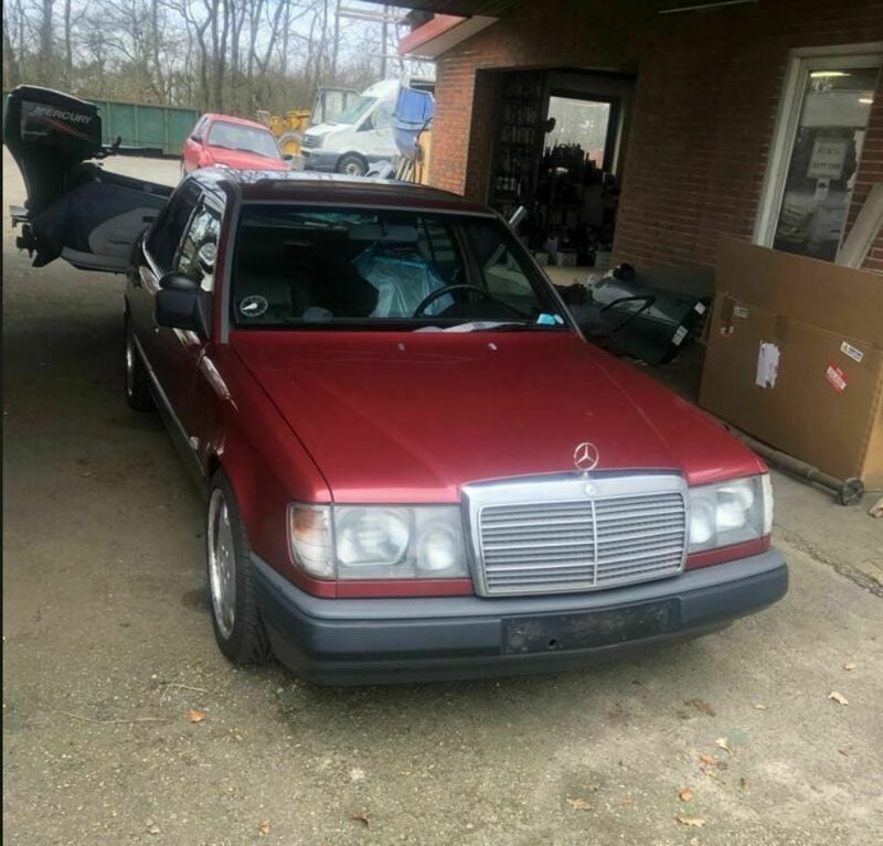 Brugt Mercedes E230 1988 N/a