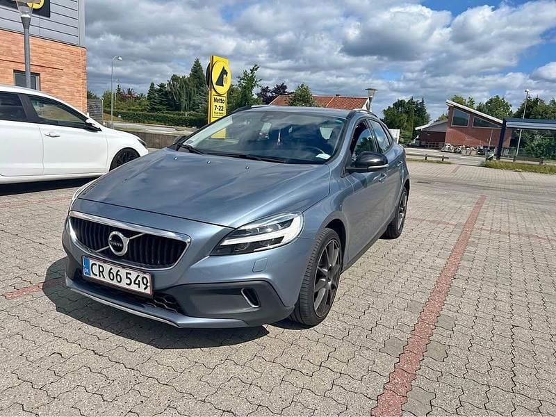 Brugt 2017 Volvo V40 Hatchback | 130.000 kr. (God pris) - Billede 1/4