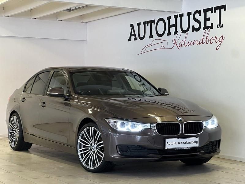 Grå Brugt 2012 BMW 320 Sport Line Sedan | 124.900 kr. (Fair pris) - Billede 1/4
