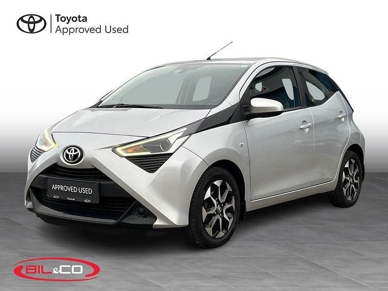 1e7 silver m.m. Brugt 2019 Toyota Aygo X-plore Hatchback | 94.900 kr. (Fair pris) - Billede 1/3