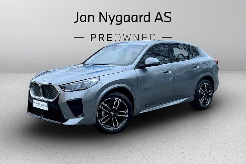Gråmetal Ny 2025 BMW iX2 M Sport SUV | 349.900 kr. (Fair pris) - Billede 1/4