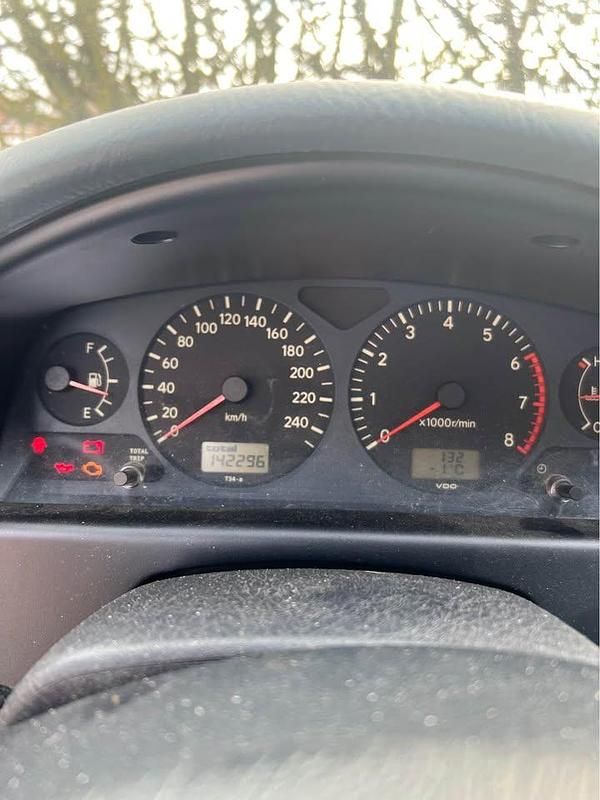 Brugt Toyota Avensis 110 HK (80 kW) 2000 Sedan