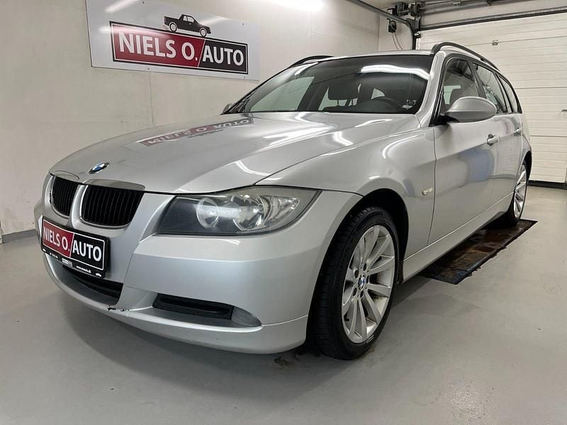 Sølvmetal Brugt 2008 BMW 320 Stationcar | 39.800 kr. (Super pris) - Billede 1/4