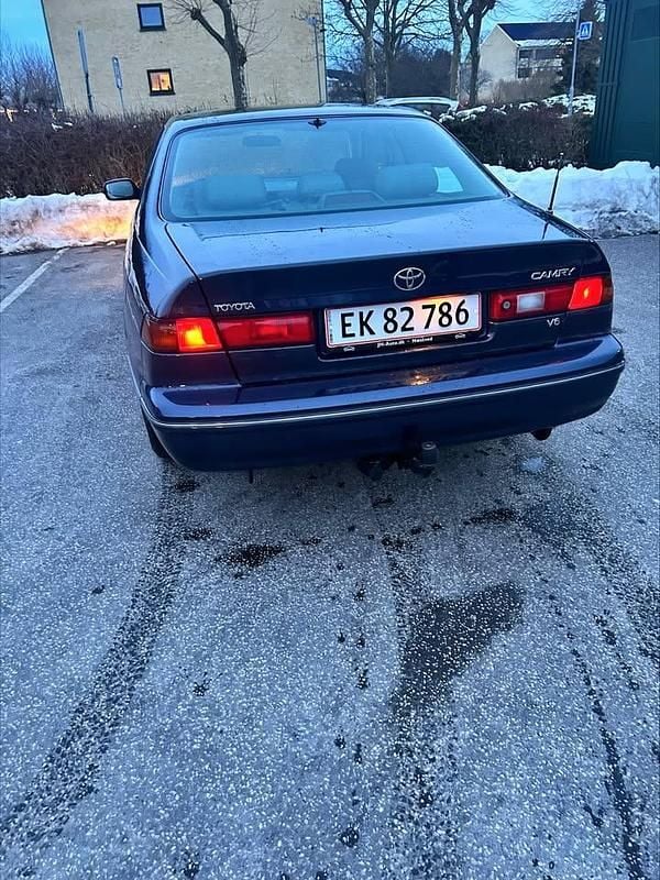 Brugt Toyota Camry 190 HK (139 kW) 1999 Blå Sedan