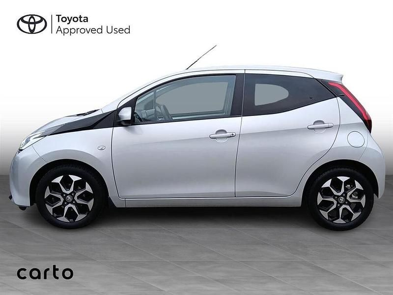 Brugt Toyota Aygo x-press 72 HK (52 kW) 2021 1e7 silver sparkle Hatchback