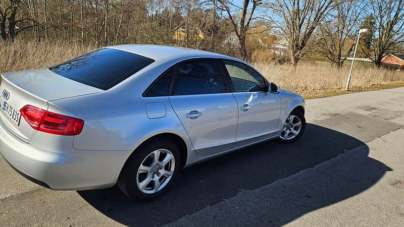 Brugt Audi A4 Comfort 160 HK (117 kW) 2009 grå metal Sedan