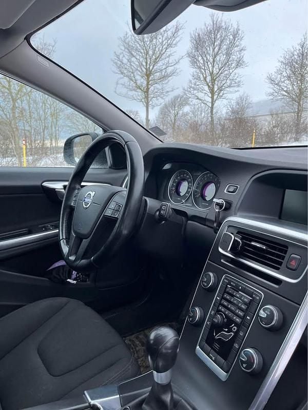 Brugt Volvo V60 180 HK (132 kW) 2024 Stationcar