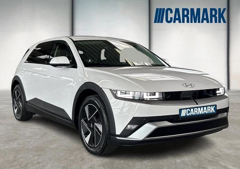 Hvid Ny 2025 Hyundai Ioniq Advanced Hatchback | 264.900 kr. - Billede 1/4