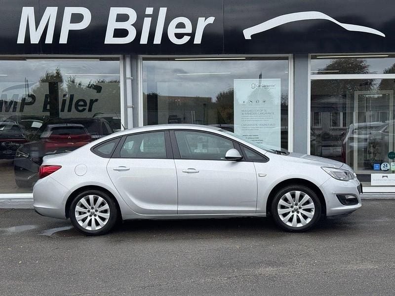 Brugt Opel Astra Enjoy 140 HK (102 kW) 2013 Sølvmetal Sedan