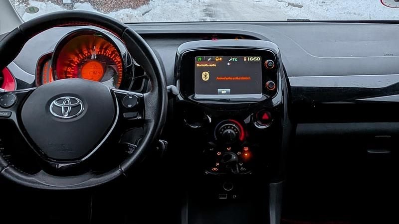 Rød Brugt 2017 Toyota Aygo X-cite Hatchback | 37.000 kr. (Super pris) - Billede 1/8