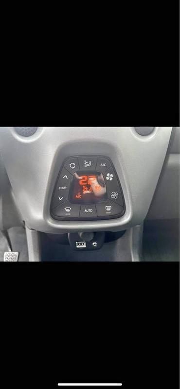 Hvid Brugt 2020 Toyota Aygo Hatchback | 65.000 kr. (God pris) - Billede 1/4