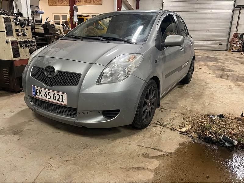 Brugt Toyota Yaris 87 HK (63 kW) 2006 Hatchback