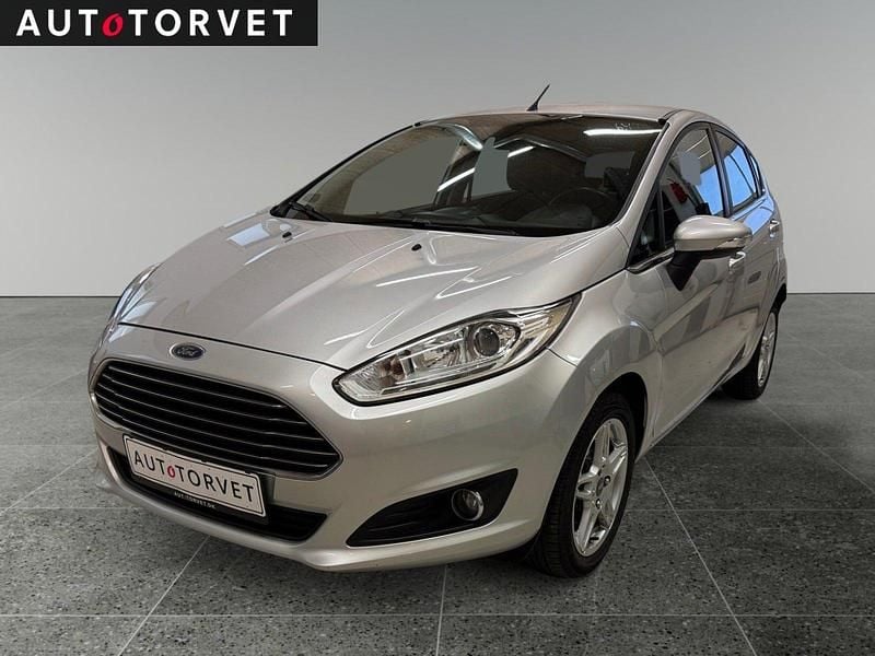 Sølvmetal Brugt 2013 Ford Fiesta Titanium Hatchback | 57.700 kr. (God pris) - Billede 1/4
