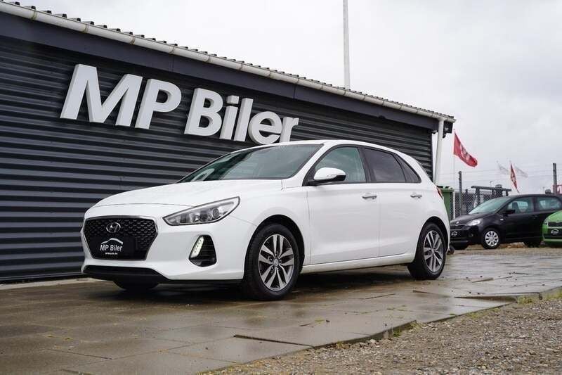 Hvid Brugt 2017 Hyundai i30 Trend Hatchback | 89.900 kr. (Fair pris) - Billede 1/4