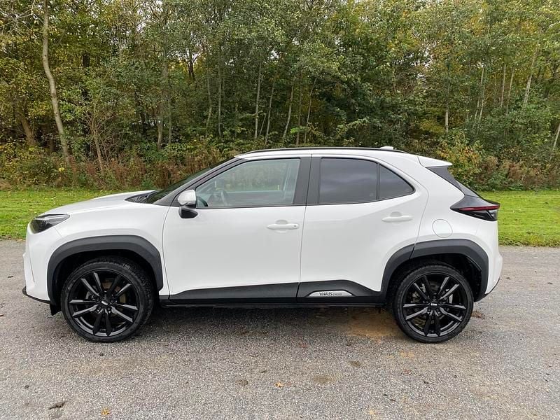 Pure White Brugt 2023 Toyota Yaris Cross Active SUV | 237.800 kr. (God pris) - Billede 1/13