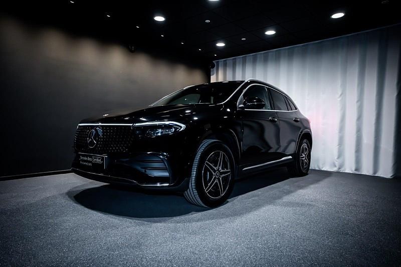 Farve: sortmetal Brugt 2025 Mercedes EQA250+ Premium SUV | 364.900 kr. (Lidt for dyr) - Billede 1/4