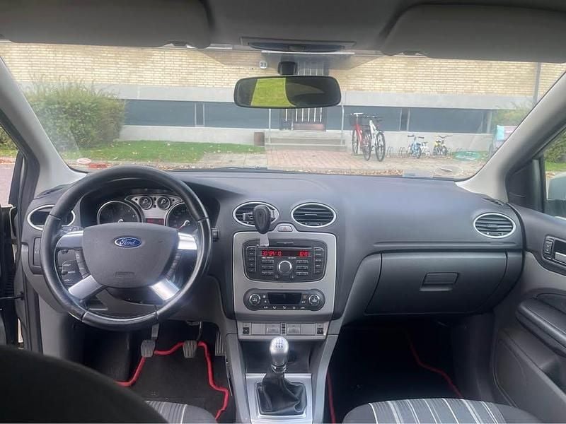 Brugt Ford Focus 101 HK (74 kW) 2010 Hatchback