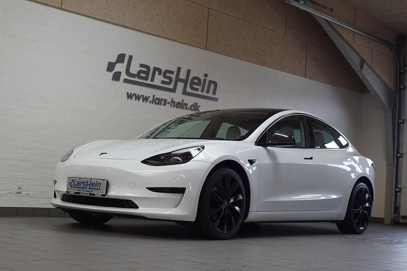 Hvidmetal Brugt 2021 Tesla Model 3 Standard Range Sedan | 179.800 kr. (Fair pris) - Billede 1/4