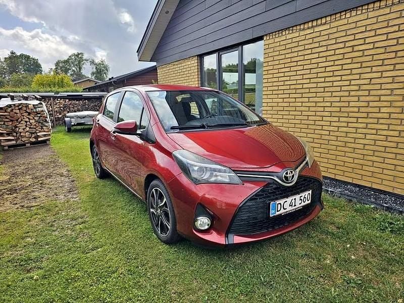 Rød Brugt 2014 Toyota Yaris Hatchback | 65.000 kr. (Fair pris) - Billede 1/4