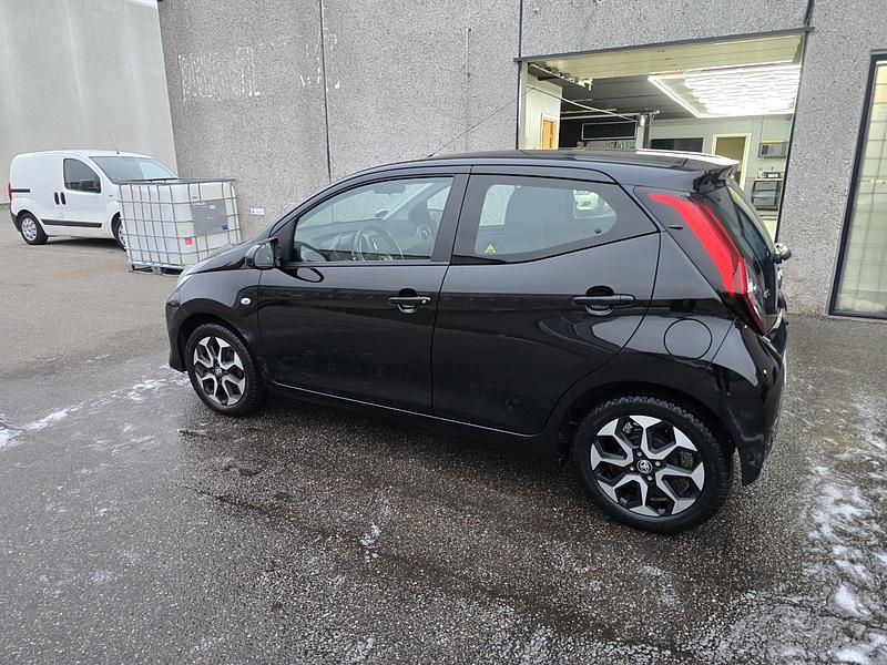 Brugt Toyota Aygo X-play 72 HK (52 kW) 2020 Sort Hatchback