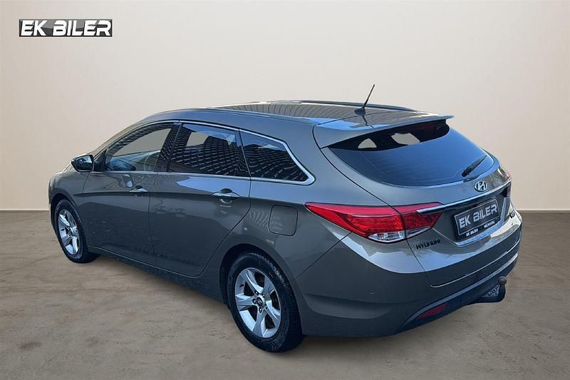 Brugt Hyundai i40 Style 115 HK (84 kW) 2012 Brunmetal Sedan