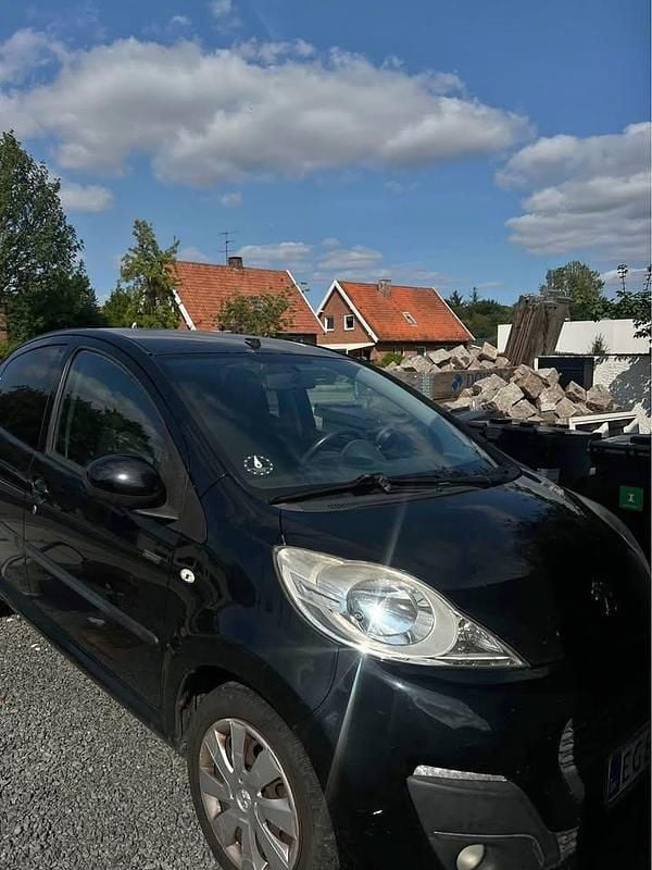 Brugt 2012 Peugeot 107 Hatchback | 29.999 kr. (Lidt for dyr) - Billede 1/4