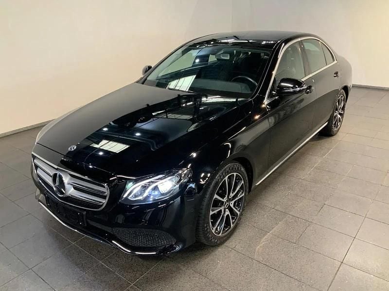 Sort Brugt 2017 Mercedes E300 Avantgarde Sedan | 329.900 kr. - Billede 1/4