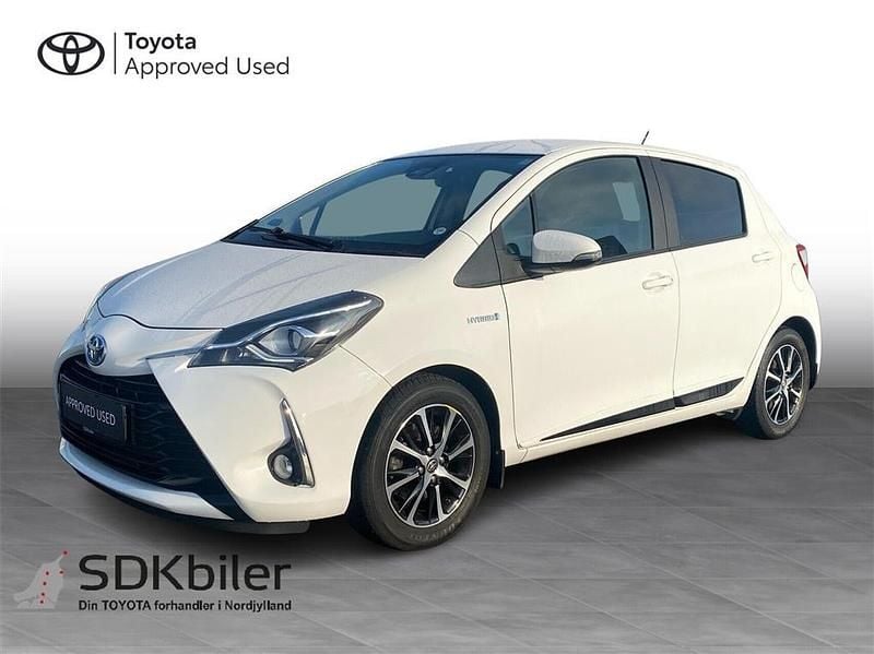 Hvid Brugt 2018 Toyota Yaris Hybrid H3 Hatchback | 124.900 kr. (Fair pris) - Billede 1/3