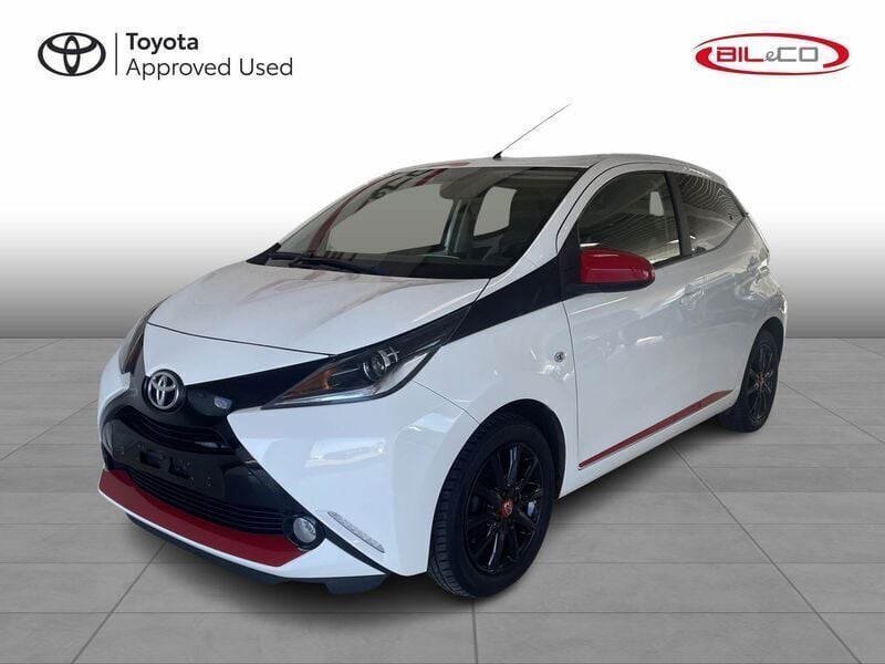 Hvid Brugt 2017 Toyota Aygo x-press Hatchback | 79.900 kr. (Fair pris) - Billede 1/4