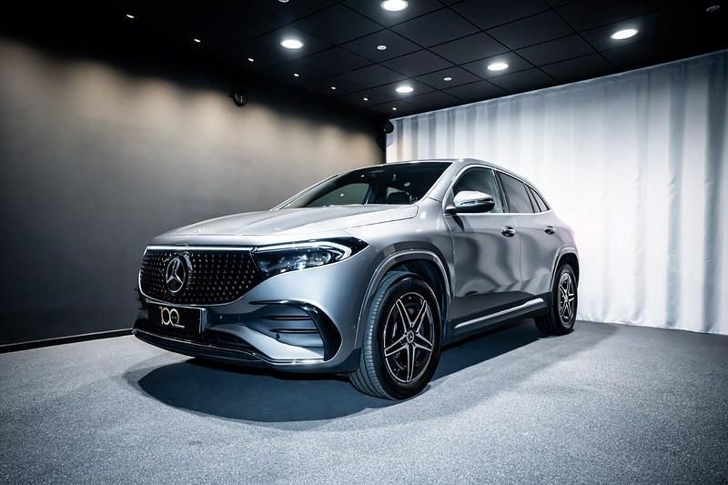 Farve: gråmetal Brugt 2025 Mercedes EQA250+ AMG SUV | 359.900 kr. (Fair pris) - Billede 1/4
