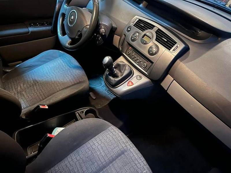 Brugt Renault Scénic II 111 HK (81 kW) 2007 MPV