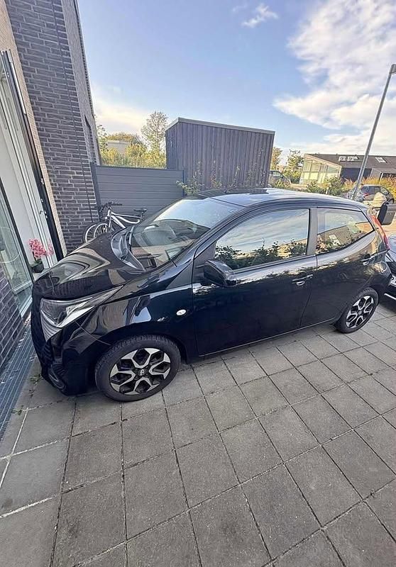 Sort Brugt 2018 Toyota Aygo Hatchback | 76.000 kr. (Fair pris) - Billede 1/4
