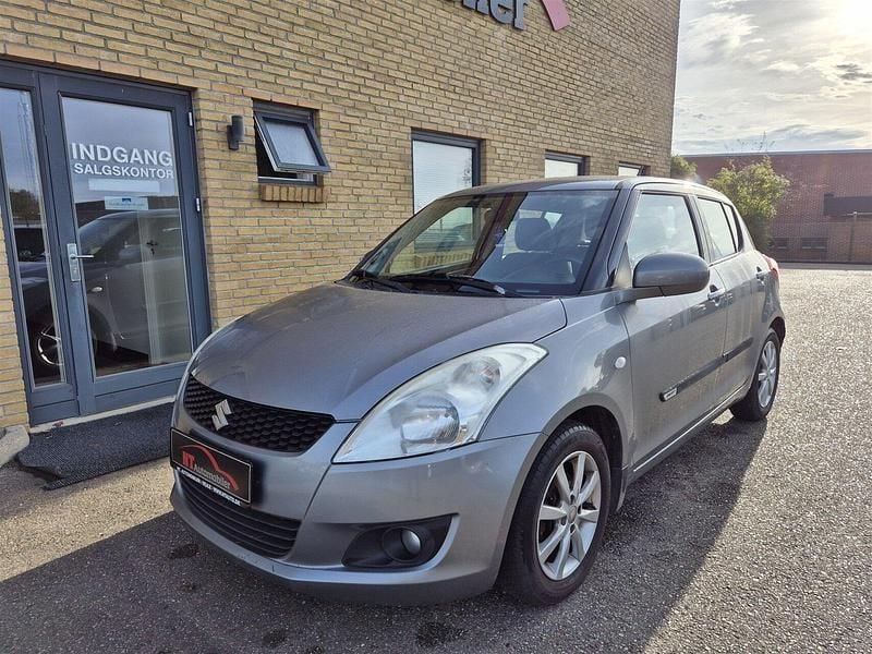 Gråmetal Brugt 2011 Suzuki Swift Hatchback | 39.900 kr. (Fair pris) - Billede 1/3