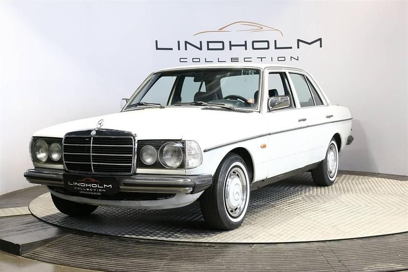 Brugt Mercedes E230 1981 Sedan