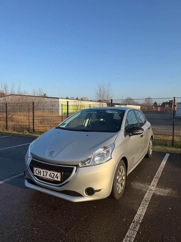 Grå Brugt 2014 Peugeot 208 Hatchback | 30.000 kr. (God pris) - Billede 1/4