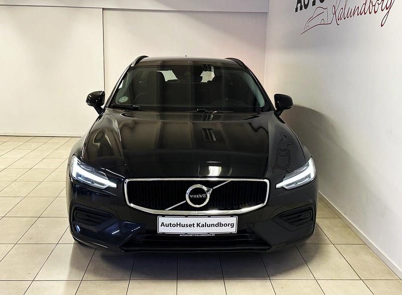 Brugt Volvo V60 Momentum 190 HK (139 kW) 2020 Sortmetal Stationcar