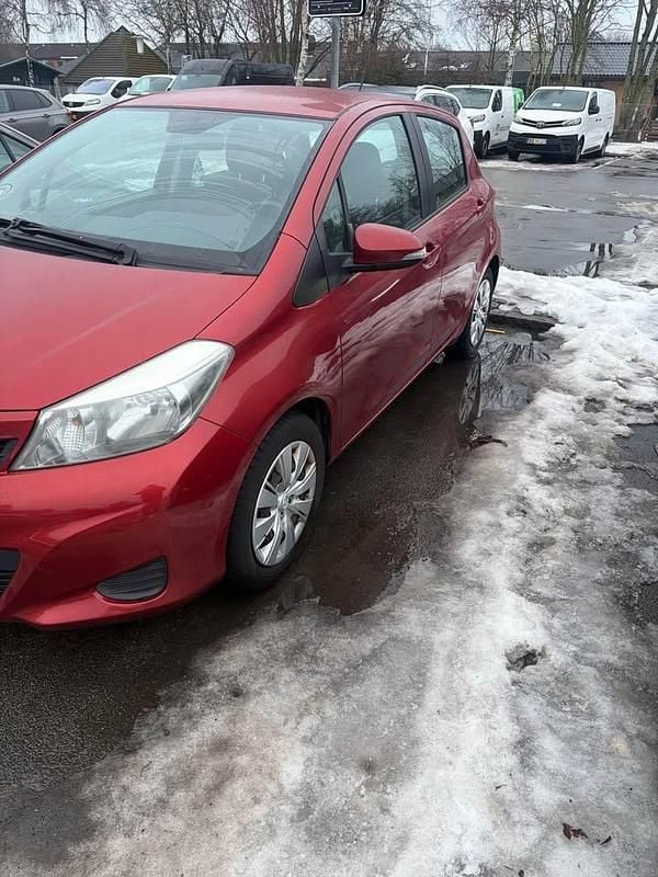 Brugt Toyota Yaris 99 HK (72 kW) 2011 Hatchback