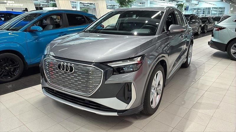 Sølvmetal Brugt 2024 Audi Q4 e-tron S-Line SUV | 359.900 kr. (Super pris) - Billede 1/3