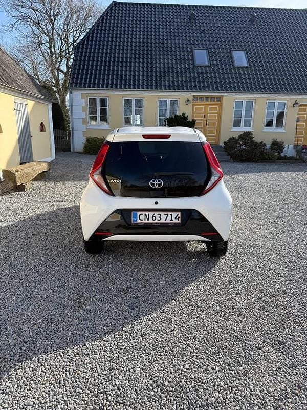 Brugt Toyota Aygo 72 HK (52 kW) 2019 Hvid Hatchback
