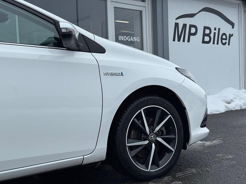 Brugt Toyota Auris Hybrid Comfort 136 HK (100 kW) 2018 Hvid Stationcar